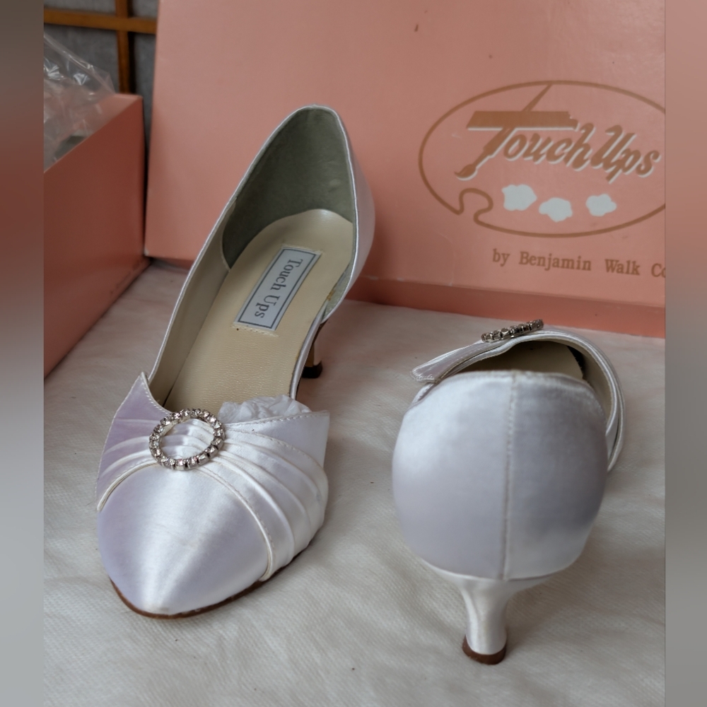 Bridal Satin Shoes | 8.5 | Touch Ups Women's 2" Tia Pump Rhinestone - Picture 4 of 12